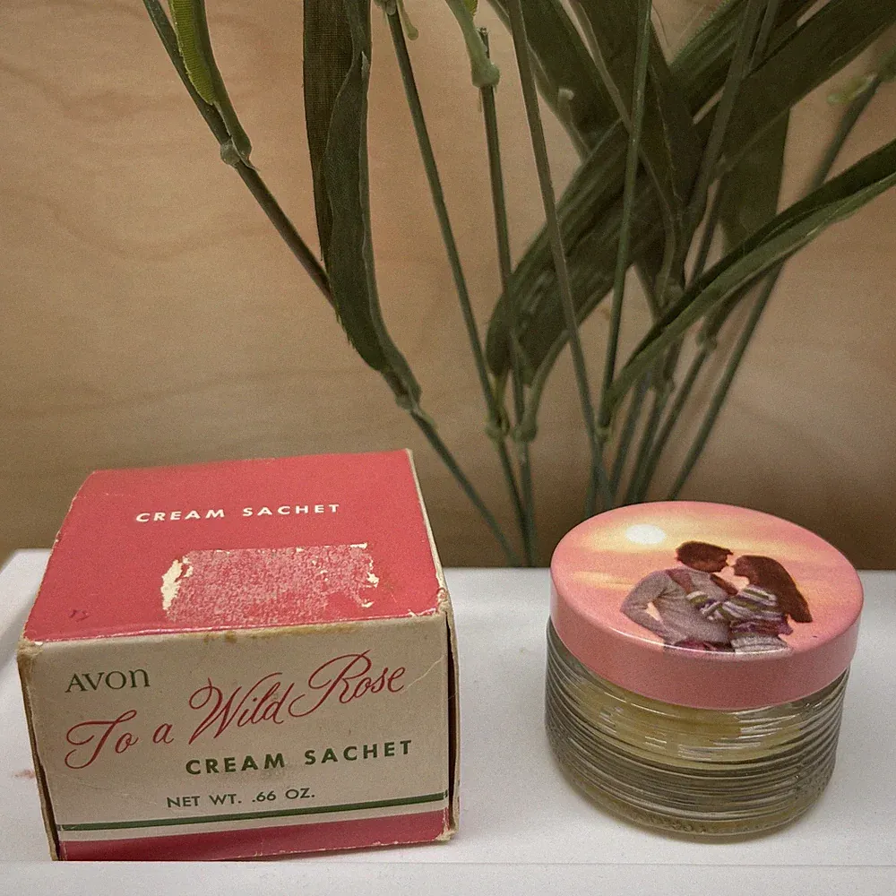 Vintage! 1970s AVON “To A Wild Rose” Cream Sachet Solid Perfume .66 Oz!